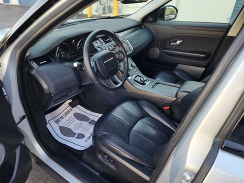 Used 2018 Land Rover Range Rover Evoque SE AWD/4WD image 6