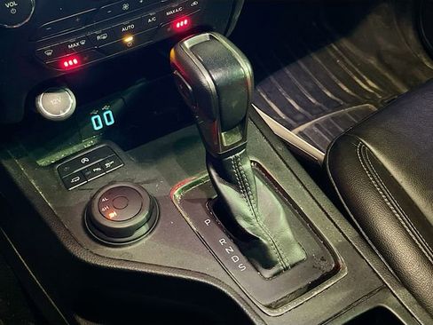 Used 2019 Ford Ranger Lariat w/ Technology Package image 18