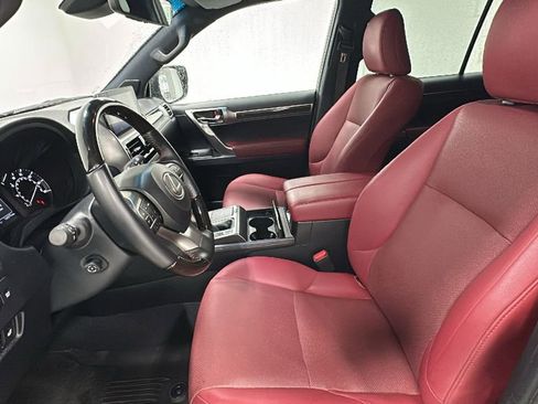 Used 2023 Lexus GX 460 Premium w/ Premium Package image 10