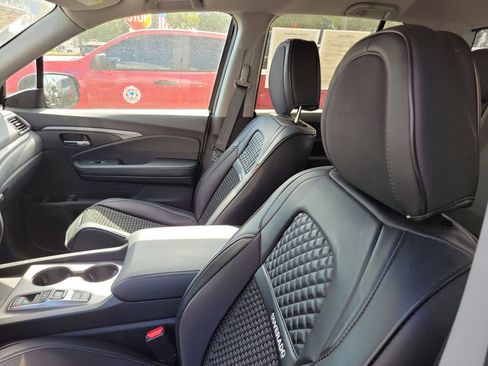 Used 2024 Honda Ridgeline Sport image 7