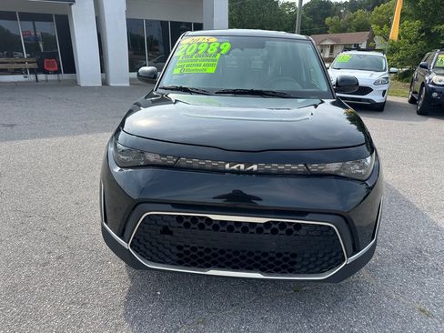 Used 2025 Kia Soul LX w/ LX Technology Package FWD image 8