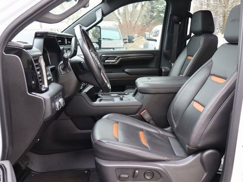 Used 2025 GMC Sierra 2500 AT4 w/ AT4 Premium Plus Package image 25