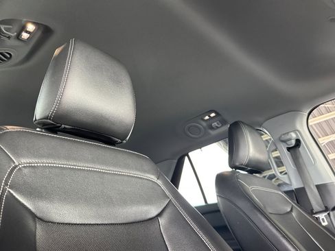 Used 2023 Ford Explorer Limited image 21