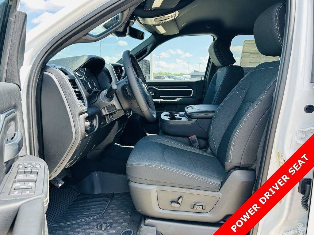 New 2025 RAM 2500 Big Horn AWD/4WD image 3