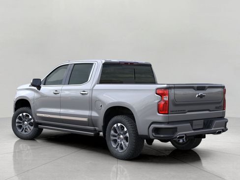 Used 2026 Chevrolet Silverado 1500 High Country w/ Technology Package AWD/4WD image 3
