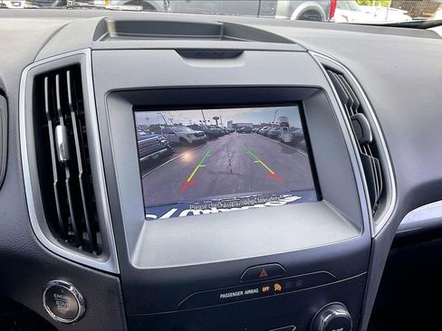 Used 2020 Ford Edge SE FWD image 20