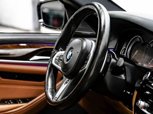 Used 2019 BMW 540i xDrive w/ M Sport Package image 14