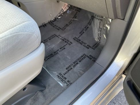 Used 2015 Toyota Sienna LE image 64