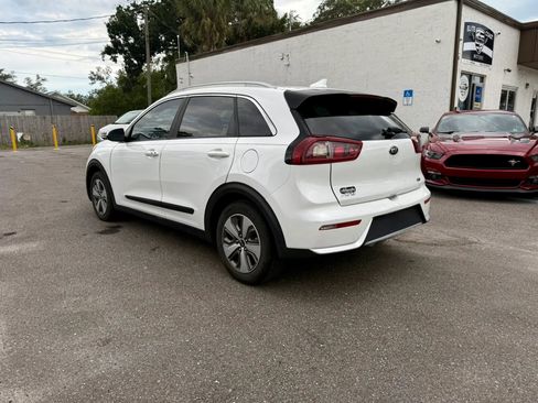 Used 2019 Kia Niro LX FWD image 3