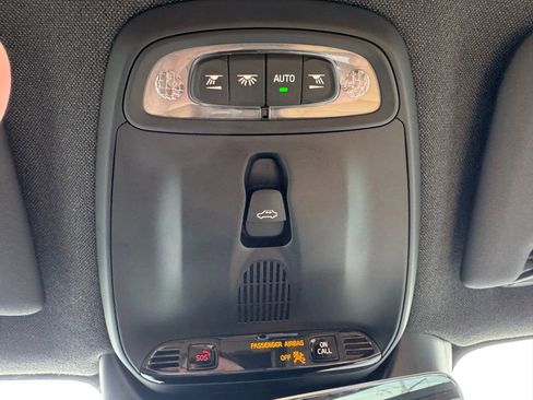 Used 2020 Volvo XC40 T5 Momentum w/ Protection Package Premier image 43