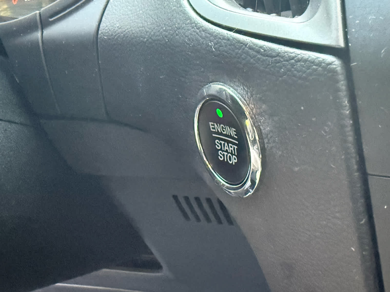 Used 2018 Ford Edge SE FWD image 14