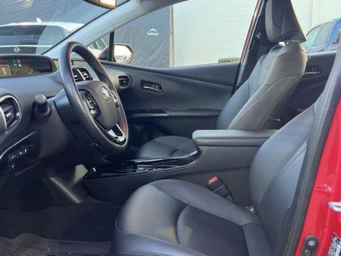 Certified 2022 Toyota Prius XLE image 4