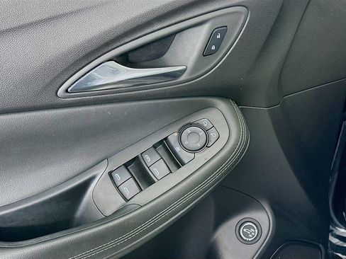 Used 2024 Buick Encore GX Sport Touring w/ Experience Buick Package image 17