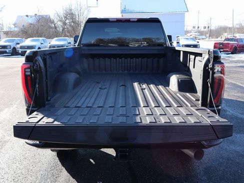 Used 2025 GMC Sierra 2500 AT4 image 22