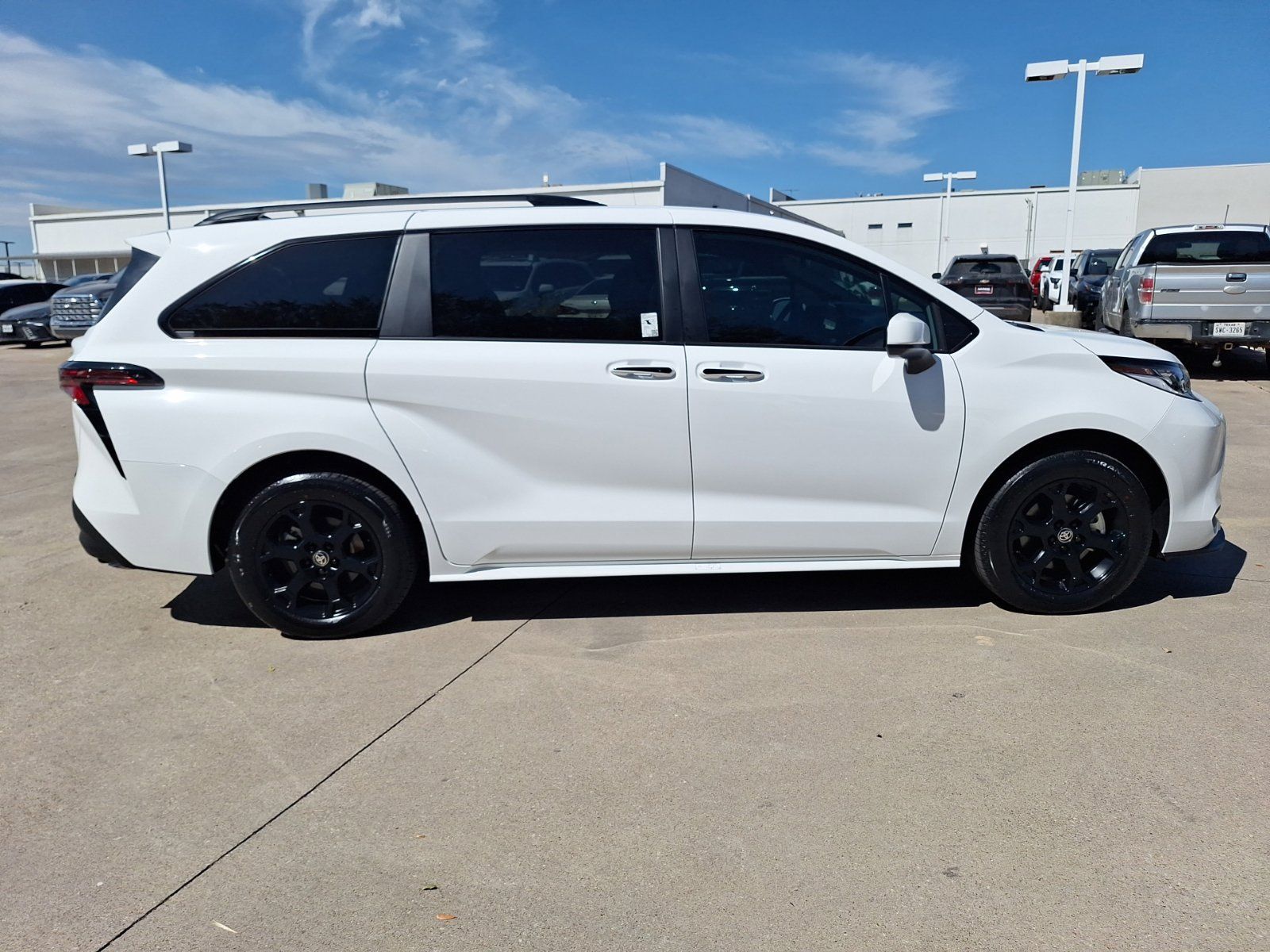 Used 2026 Toyota Sienna XLE Woodland Edition AWD/4WD image 7