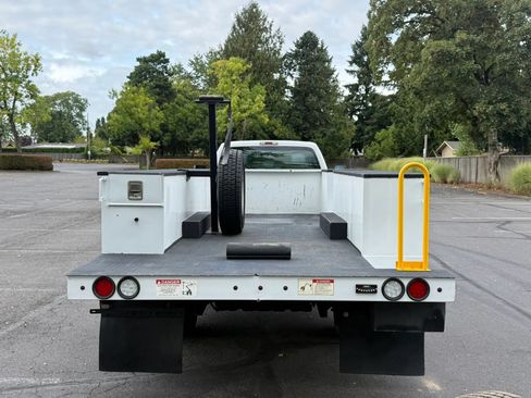 Used 2012 Ford F550 2WD Regular Cab Super Duty w/ Payload Upgrade Pkg image 4