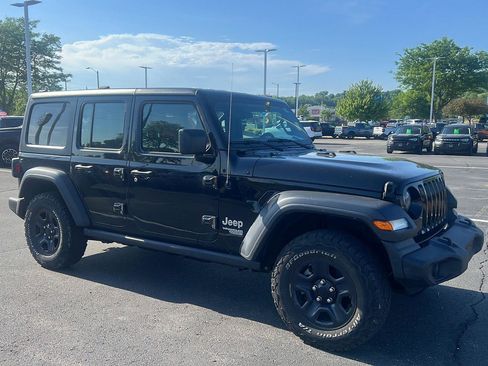 Used 2020 Jeep Wrangler Unlimited Sport AWD/4WD image 2