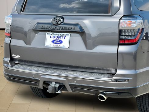 Used 2019 Toyota 4Runner Limited AWD/4WD image 43