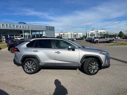 Used 2021 Toyota RAV4 XLE Premium AWD/4WD image 3