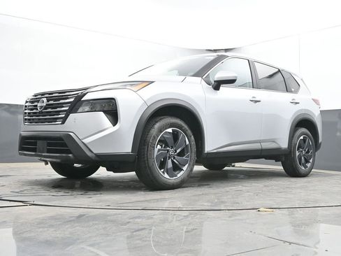 Used 2025 Nissan Rogue SV AWD/4WD image 47