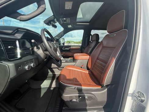 Used 2025 GMC Sierra 2500 Denali Ultimate w/ Max Trailering Package AWD/4WD image 12