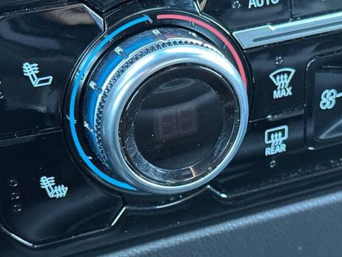 Used 2024 GMC Sierra 1500 SLT image 29