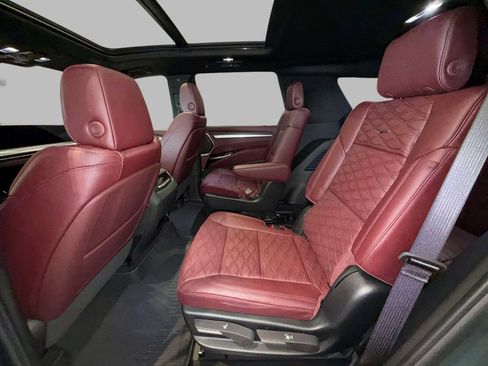 Used 2026 Cadillac Escalade Luxury w/ LPO, Floor Liner Package AWD/4WD image 20