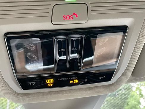 Used 2024 Volkswagen Atlas SE FWD image 15