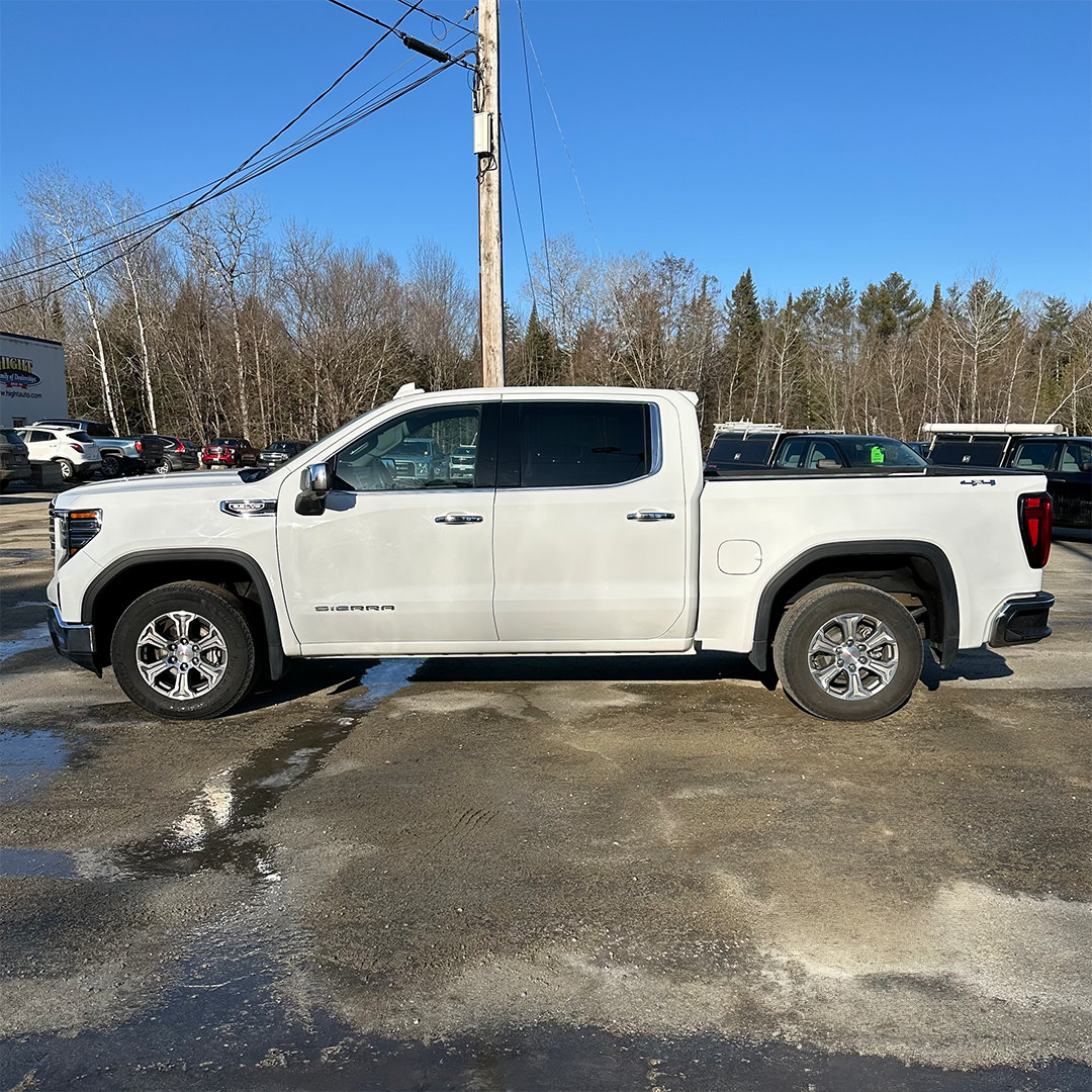 Used 2024 GMC Sierra 1500 SLT AWD/4WD image 6