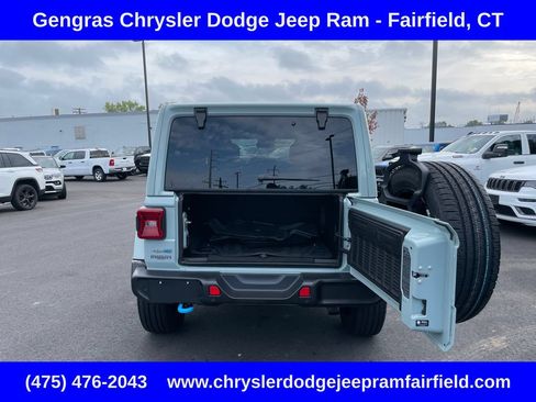 Used 2024 Jeep Wrangler Unlimited Sahara w/ Dual Top Group AWD/4WD image 30