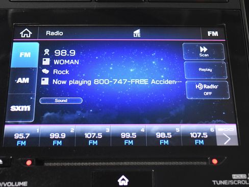 Used 2020 Subaru Ascent Premium w/ Convenience Package image 17