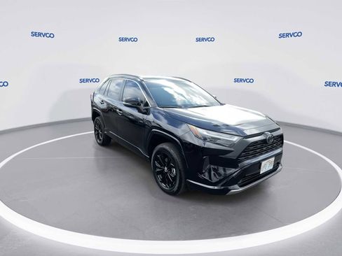 Used 2025 Toyota RAV4 SE image 2