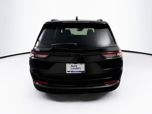 Used 2023 Jeep Grand Cherokee Altitude AWD/4WD image 6