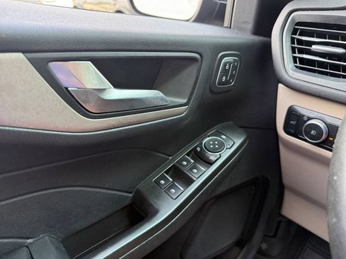 Certified 2022 Ford Escape SEL w/ Technology Package FWD image 16