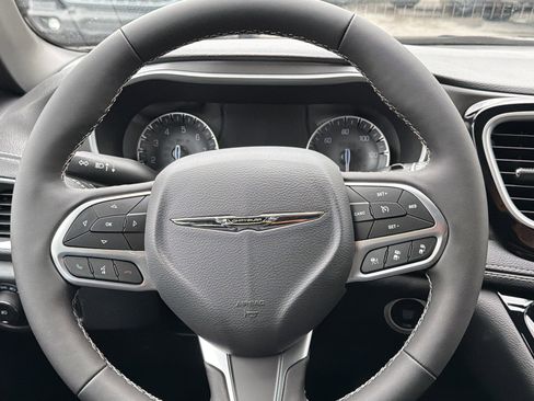 New 2026 Chrysler Pacifica Select AWD/4WD image 13