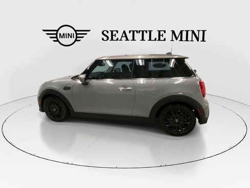 Used 2023 MINI Cooper 2-Door Hardtop image 7