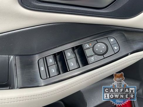 Used 2023 Nissan Rogue SV w/ SV Premium B Package image 12