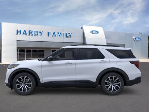Used 2026 Ford Explorer ST-Line RWD image 3