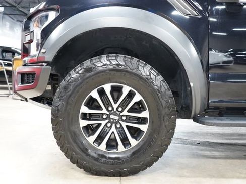Used 2019 Ford F150 Raptor w/ Equipment Group 802A Luxury AWD/4WD image 37