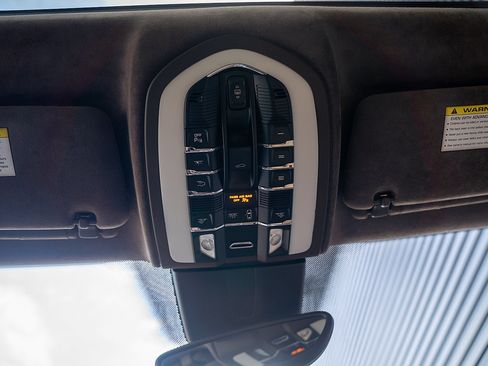 Used 2018 Porsche Cayenne GTS AWD/4WD image 10