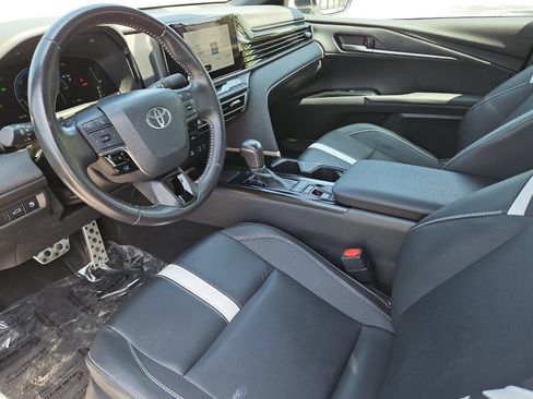 Certified 2025 Toyota Camry SE FWD image 9