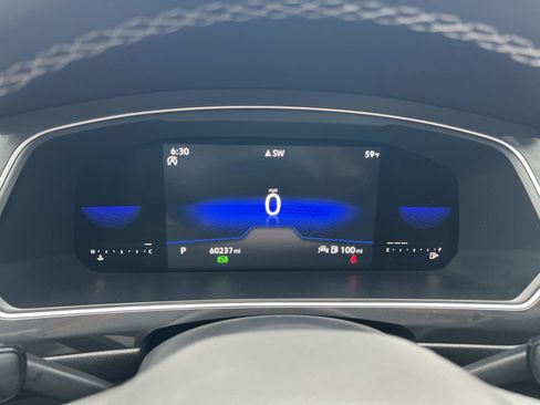 Certified 2022 Volkswagen Tiguan SE image 11