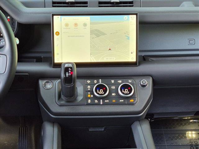 Used 2025 Land Rover Defender 130 X-Dynamic SE AWD/4WD image 15
