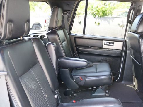 Used 2017 Ford Expedition Limited w/ Equipment Group 301A RWD image 21