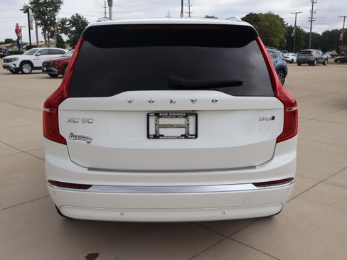 Used 2024 Volvo XC90 B5 Core w/ Protection Package Premier AWD/4WD image 7