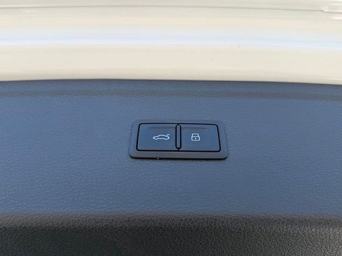 Used 2018 Audi Q5 2.0T Premium Plus w/ Premium Plus Package AWD/4WD image 6
