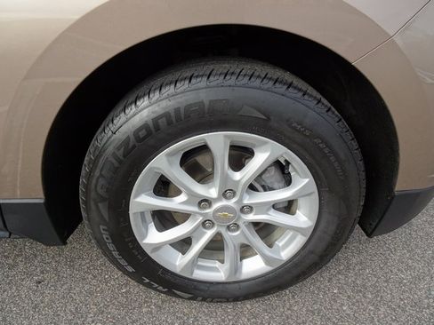 Used 2019 Chevrolet Equinox LT w/ Driver Convenience Package image 31