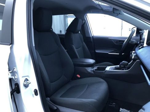 Used 2025 Toyota RAV4 LE AWD/4WD image 23
