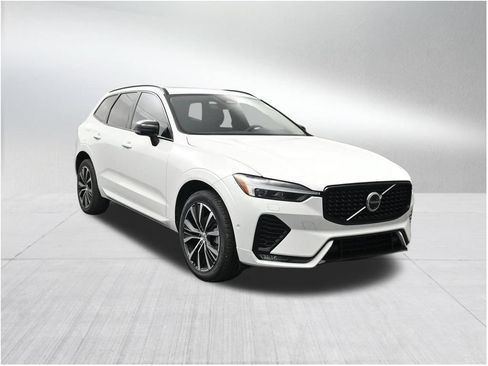 Used 2024 Volvo XC60 B5 Plus w/ Climate Package AWD/4WD image 7