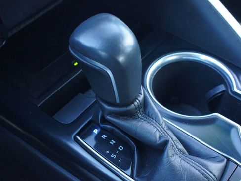 Used 2018 Toyota Camry XLE image 12